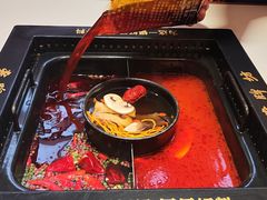 -老牌坊云南鱼豆花火锅(哈西万达店)