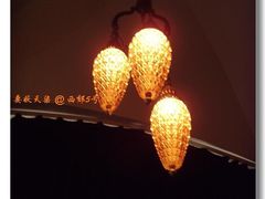 包房门口的一盏吊灯-西郊5号·Maggie 5
