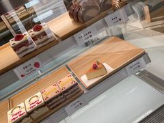 面包甜点陈列柜-AHAVA·Fang Baking Studio
