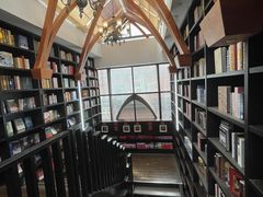 -钟书阁(松江泰晤士小镇店)