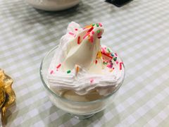 鲜奶冰淇淋-迎宾楼(解放西街店)