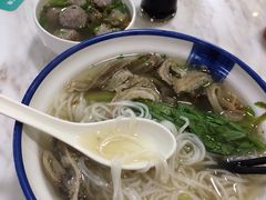 牛丸粿条汤-抖牛白塔牛肉粿条汤(水围店)