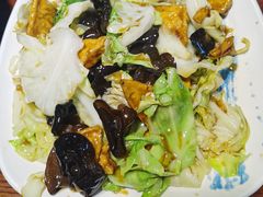 白菜木耳爆豆腐-惠宾饭庄(中山路店)