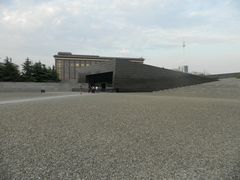 -侵华日军南京大屠杀遇难同胞纪念馆-停车场