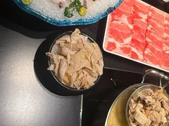 -鲜入唯煮·港式海鲜牛肉火锅(金宝街店)