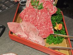 -铭牛烧肉·和牛海鲜自助(高新月牙湖店)