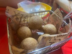 -BHC炸鸡(明洞总店)