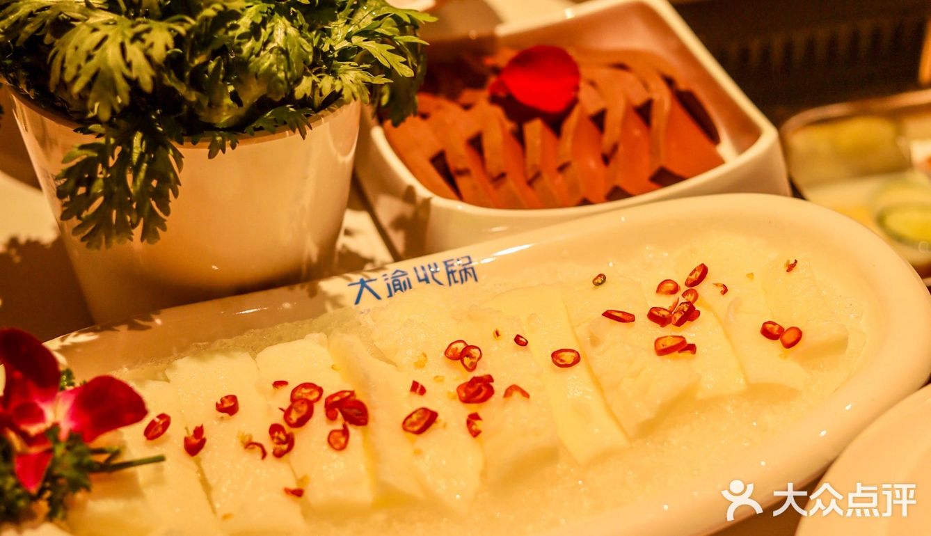不是吧新开这家火锅店一锅三种口味菜都光盘！