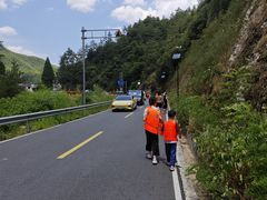 -安吉龙王山峡谷漂流