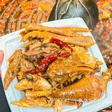 西安回民街的风干麻辣鸡 吃一口就停不下来[调皮]