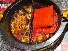 麻辣牛油x老菇菌汤鸳鸯锅-蜀大侠火锅(建设路第五大道店)