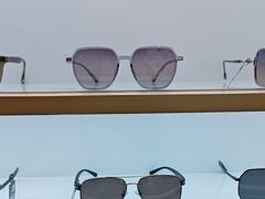 -罗伯特眼镜·蔡司官方授权(前海桂湾店)
