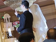 -深圳富苑皇冠假日套房酒店