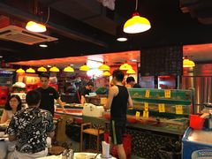 大堂-鲜入围煮花胶鸡海鲜火锅