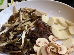 -黔蘑菇四季餐厅(观山湖店)