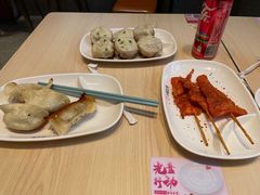 -小杨生煎(金山百联购物中心3楼店)