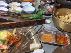 -围炉肉舍•炭烤活鳗•丹东海鲜烤肉(步行街店)