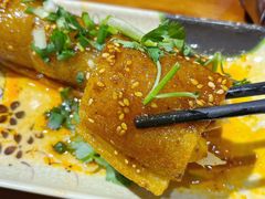 -爆炸头阿姨小四川正宗川味小吃(无任何分店)