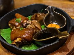 个旧烤猪蹄-云海肴·汽锅鸡·云南代表菜(天津国金汇店)