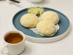 雪山脆皮叉烧包-水上明月·湖景餐厅