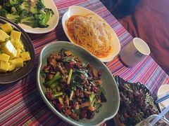 -香巴拉云南餐厅(华莱坞店)