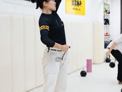-菠萝格斗巴西柔术训练馆