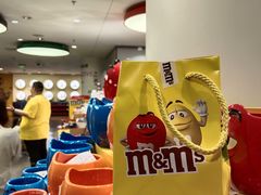 -m豆巧克力世界(上海世茂广场店)