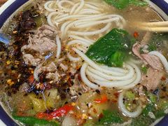 -云阿蛮云南生烫牛肉米线(奉贤路店)