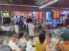 -刘姐啤酒鱼民族演艺餐厅(西街总店)