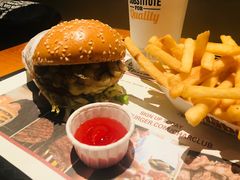 -The Habit Burger Grill 哈比特汉堡(复兴soho店)