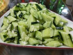 蒜泥黄瓜-聚八方土菜馆(余松路店)