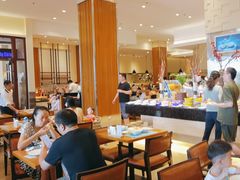 -亚龙湾希尔顿自助餐厅·海鲜·烧烤·沙滩BBQ·现场乐队