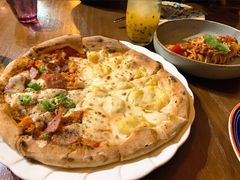 狂野拼榴莲披萨-盘炉forenza·云贵川融合小食堂 ( 钟楼中柳巷店)