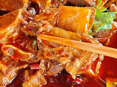 -大众跷脚牛肉馆·非遗传承单位(峨眉山店)