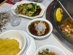 -鲁员外地锅鸡地锅鱼(古墩路店)