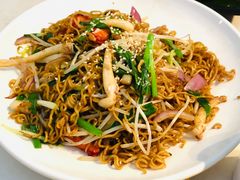 xo酱海鲜炒出前一丁面-肥仔文澳门猪骨煲(南京西路店)
