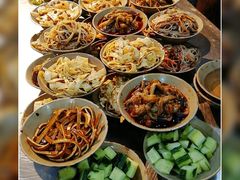 -董哥山城碗碗香(美专校街店)