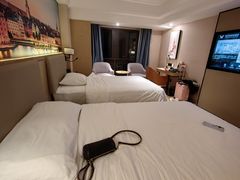 -维也纳国际酒店·重庆交通大学六公里轻轨站店