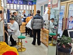 -豪门视光·星趣控·蔡司依视路眼镜代理商(中央大街店)