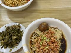 炸酱辣酱拌面-陀块头面馆(梅岭南路店)