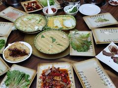 -周老三跷脚牛肉·全牛火锅(非遗传承店)