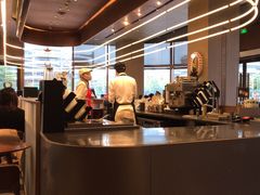 -星巴克臻选(上海虹桥新天地三店)