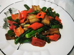 肉片炒青菜-盛地山庄