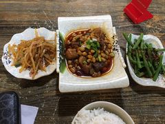 -丘艳豆花饭(国泰广场店)
