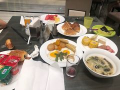 -上海滴水湖皇冠假日酒店