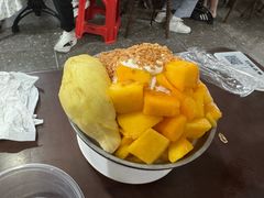 榴莲芒果芝士奶盖绵绵冰-水牛奶皇后糖水铺(深圳总店)