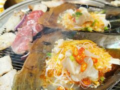 -围炉肉舍•炭烤活鳗•丹东海鲜烤肉(步行街店)