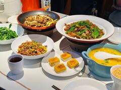 -阿瓦山寨·湘菜现炒·剁椒鱼头王(咸阳总店)