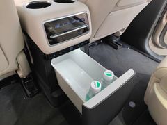 -理想汽车(世纪汇店)