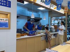 -李与白包子铺(桐梓林店)